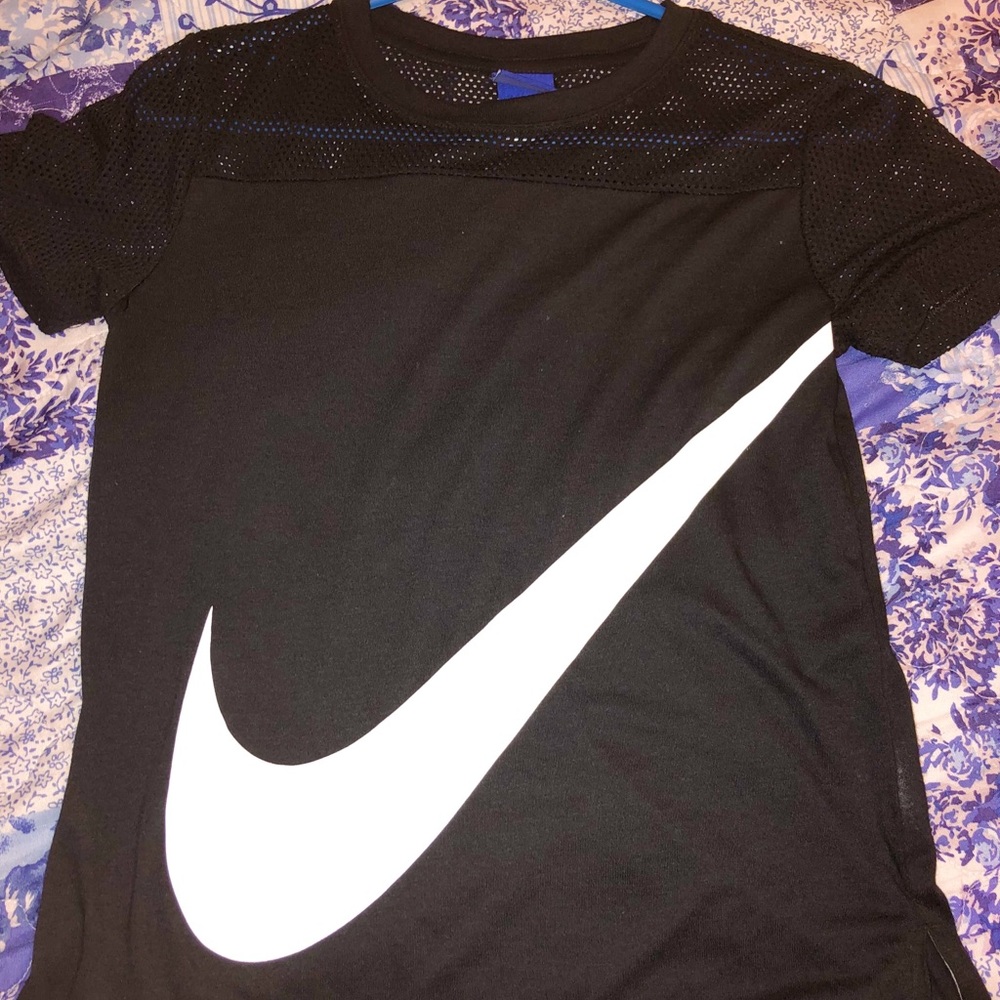Short sleeve nike shirt